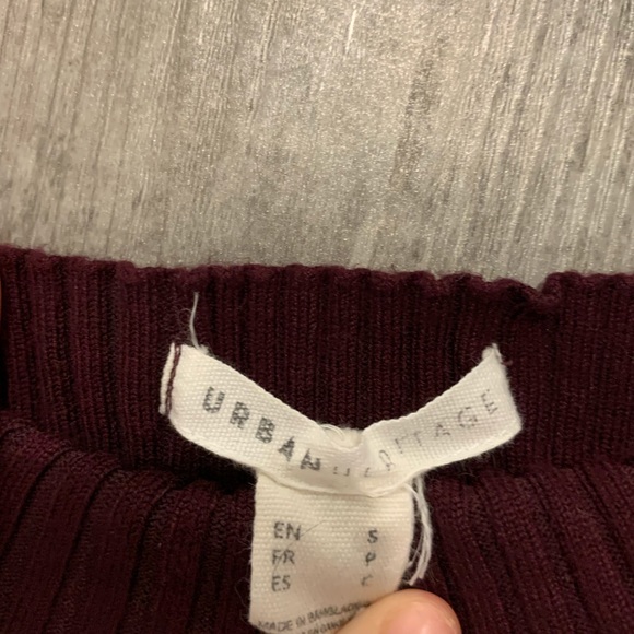 Must have summer off the shoulder crop top! - Picture 3 of 4